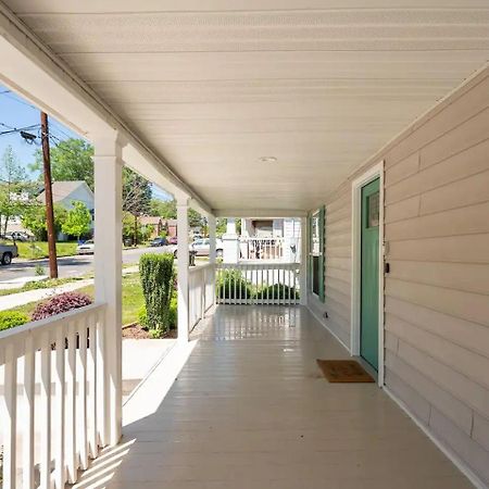 Modern 3-Bedroom, Big Fence Yard, Pets Stay Free Durham Exterior photo