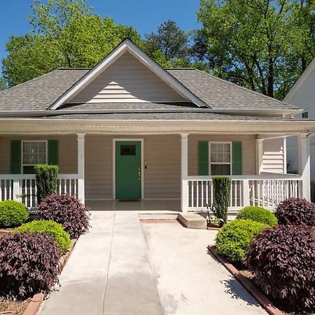 Modern 3-Bedroom, Big Fence Yard, Pets Stay Free Durham Exterior photo