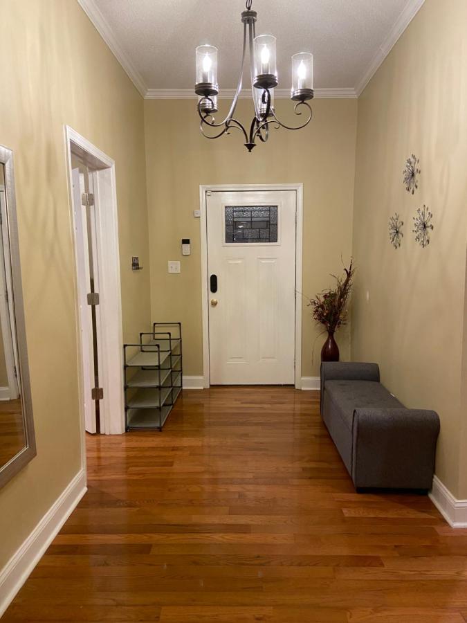 Modern 3-Bedroom, Big Fence Yard, Pets Stay Free Durham Exterior photo