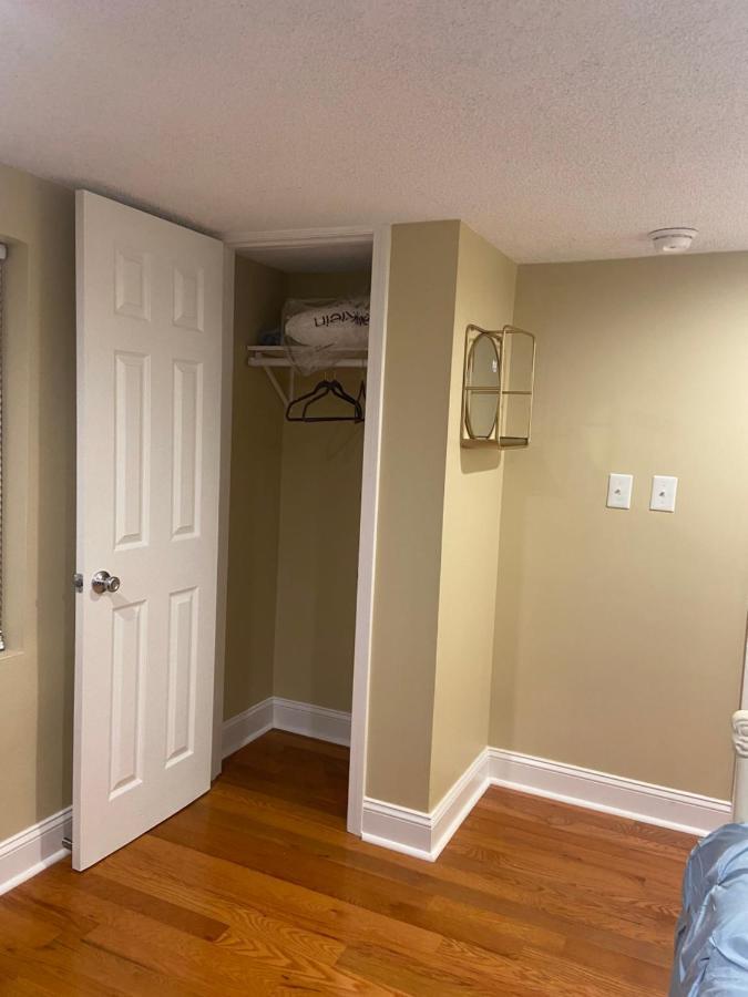 Modern 3-Bedroom, Big Fence Yard, Pets Stay Free Durham Exterior photo