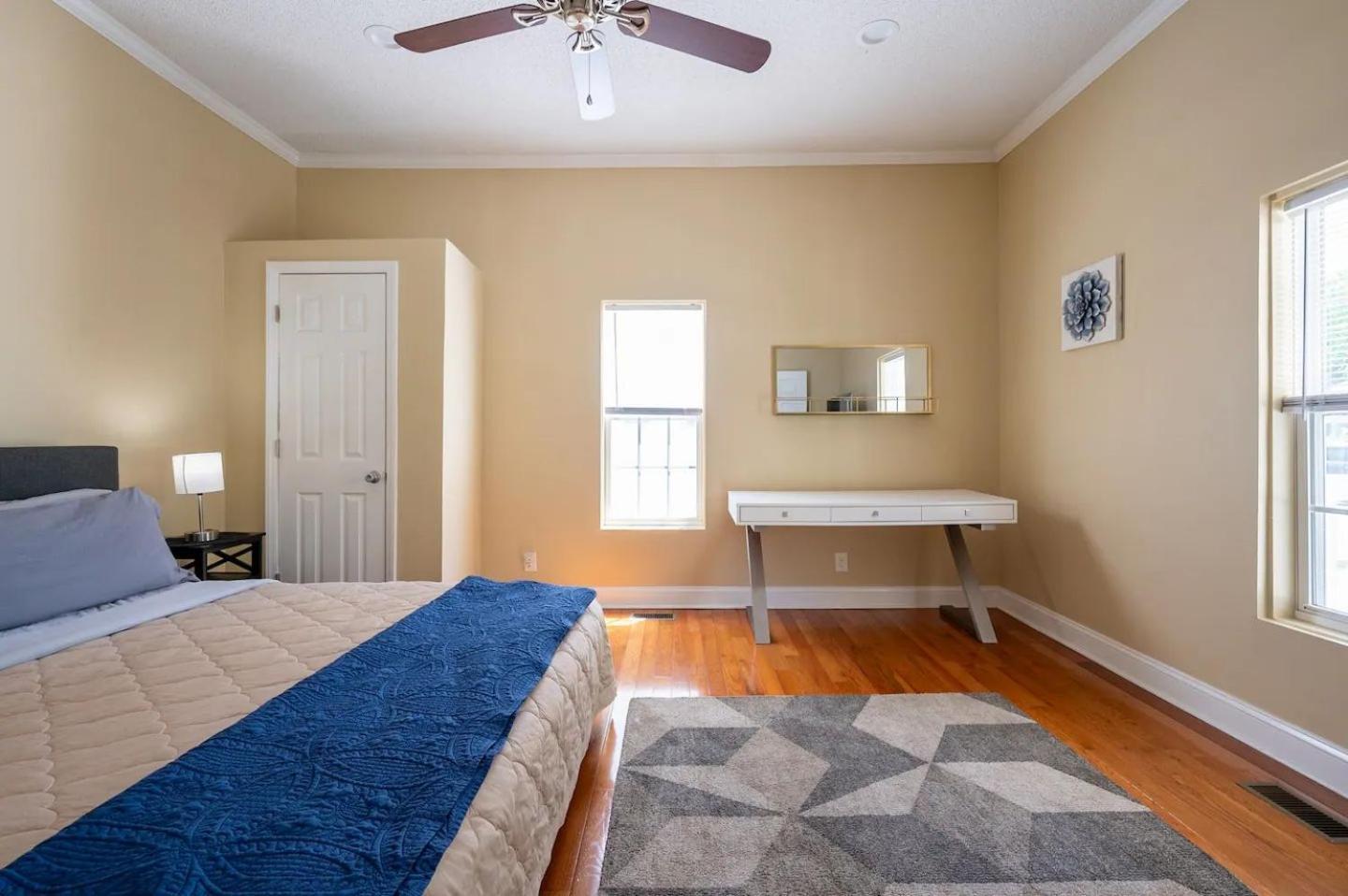 Modern 3-Bedroom, Big Fence Yard, Pets Stay Free Durham Exterior photo