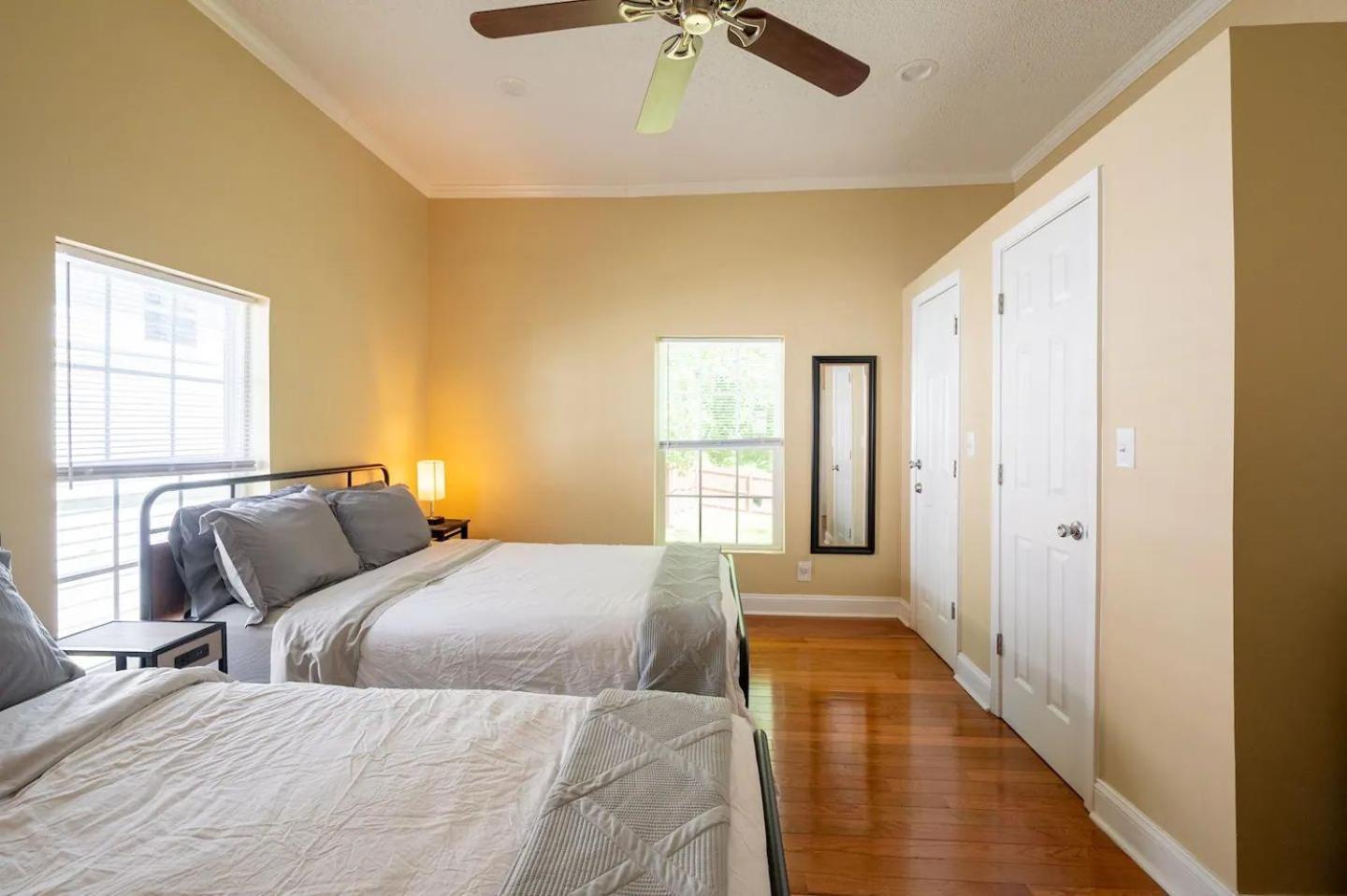 Modern 3-Bedroom, Big Fence Yard, Pets Stay Free Durham Exterior photo