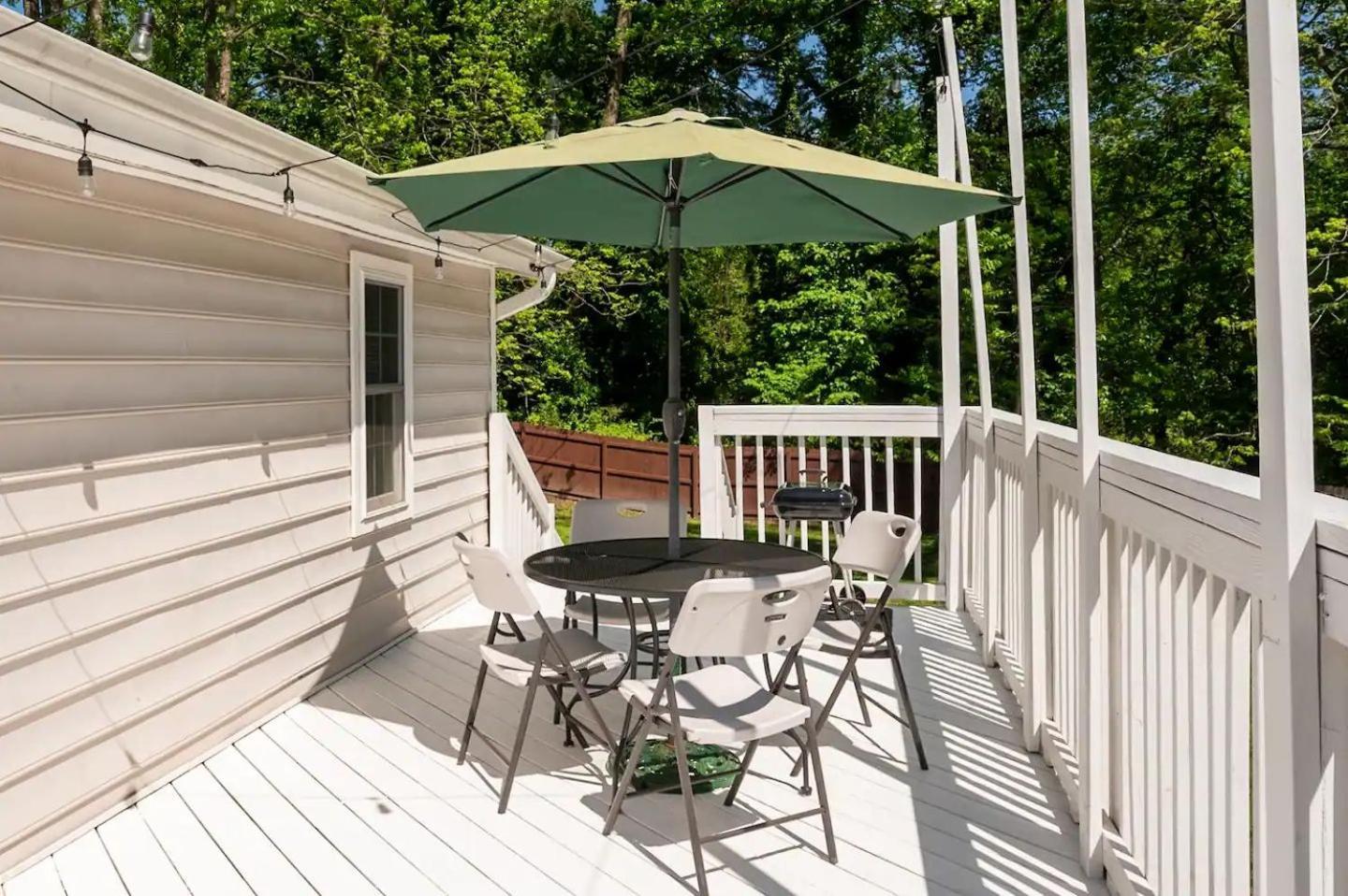 Modern 3-Bedroom, Big Fence Yard, Pets Stay Free Durham Exterior photo