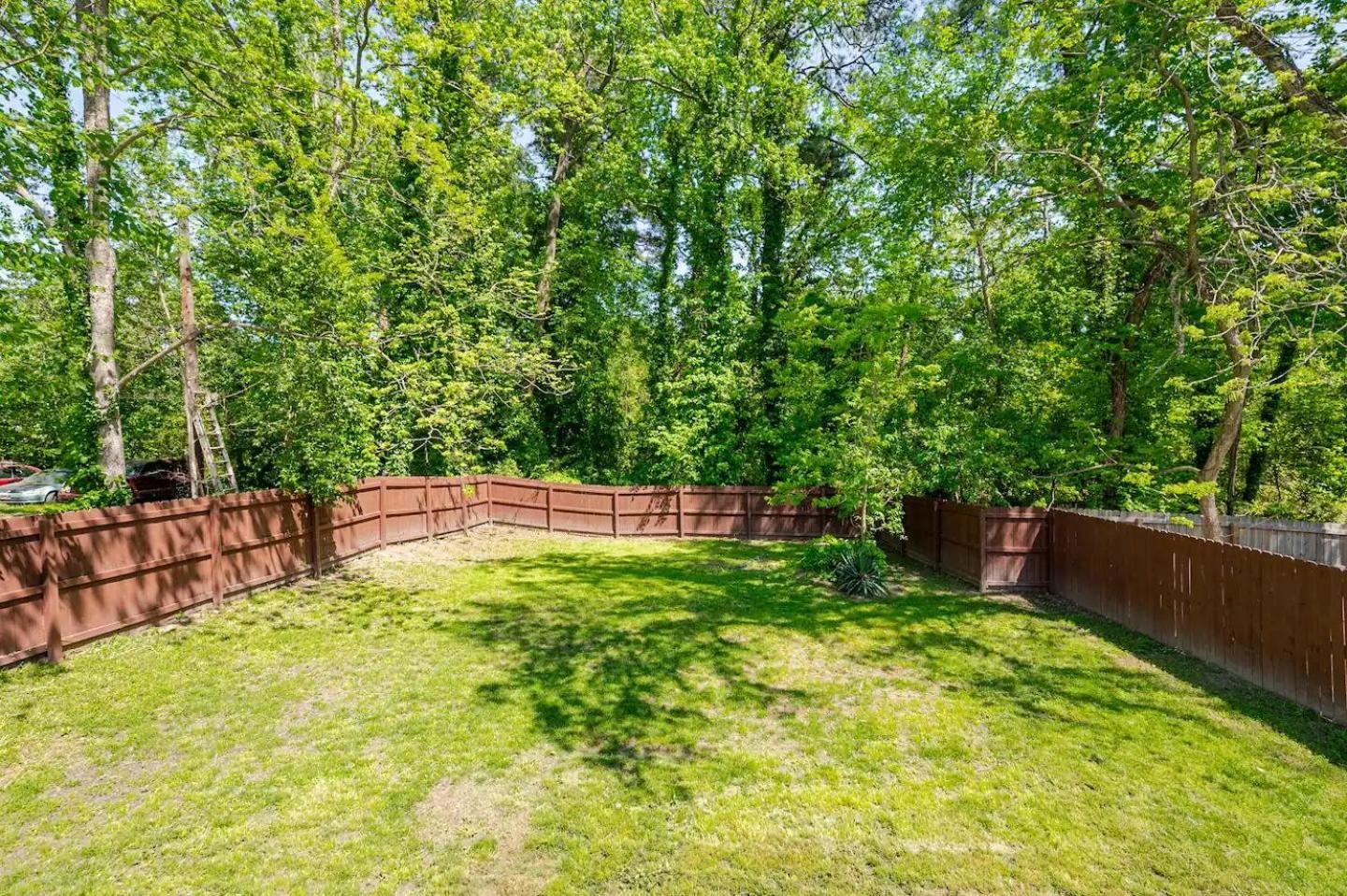 Modern 3-Bedroom, Big Fence Yard, Pets Stay Free Durham Exterior photo